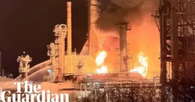 Огнен взрив разтърси рафинерията Viva Energy в Джилонг — риск от спиране на бензиновото производство