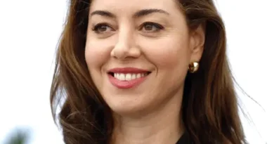 Обри Плаза дебютира с видимо бременно коремче на премиерата в Ню Йорк