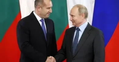 ДБ нарича ръкостискането на Радев с Путин национално предателство