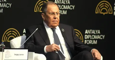 Лавров в Анталия: Русия не слага възобновяването на преговорите с Украйна на първо място