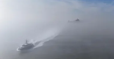 Американски военни задържаха ирански товарен кораб „Touska“ след инцидент в Оманския залив