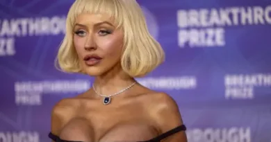 Кристина Агилера впечатли с къс рус боб и стегната черна рокля на Breakthrough Prize 2026