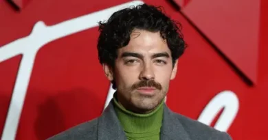 Джо Джонас официално показа новата си приятелка в Instagram