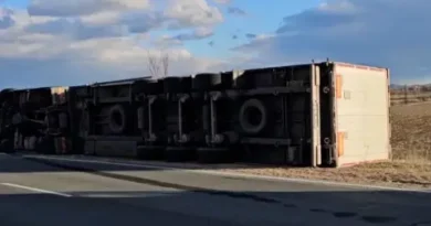 Камион излезе от пътя и пропадна в дере край Прохода на Републиката — водачът загина