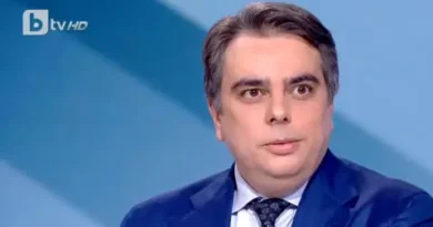 Асен Василев коментира случая с Манол Пейков: учудване и лека тъга