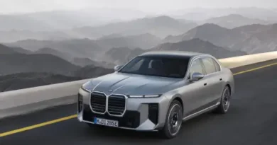 BMW представя обновената 7 Series (G70 LCI) с триекранен интериор и мощни електрически варианти