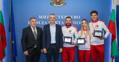 Илиев награди Узунова и Петров след бронзовия им успех в Портимао