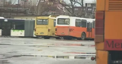 Барикада в гараж „Земляне“: служител протестира за условията на труд