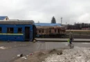 Руските атаки върху пътнически влакове в Украйна се засилват — цивилни плащат с живота си
