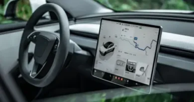 Tesla отделя навигационните гафове на FSD в отделна категория