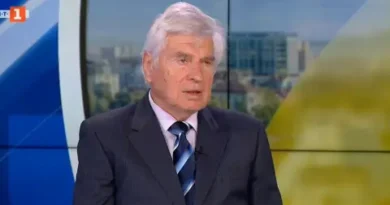 Доц. Ангелов: Били са подадени сигнали за активизиране на свлачището, блокирало пътя Пампорово — Смолян