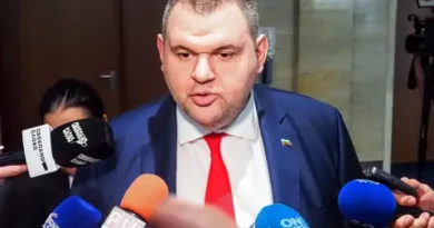 Читалня в парламента: бивш кабинет на Делян Пеевски получи нова роля