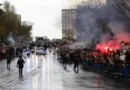 Хаос пред Камп Ноу: фенове на Барселона замеряха автобусите — дори и своя собствен