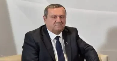 Адемов: Дългосрочна политика за доходите и фокус върху администрацията