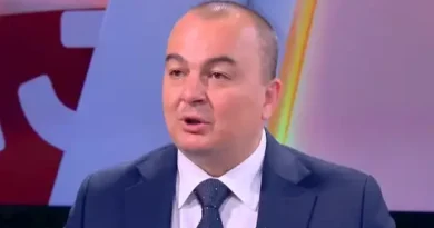 Абровски вдига мерника на веригите: какво предлагат за ограничаване на надценките