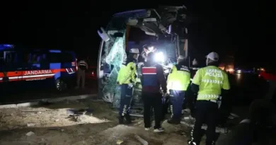 Тежка автобусна катастрофа край Денизли: 7 загинали, 30 ранени