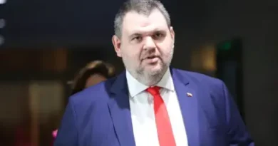 Демократична България настоява за парламентарна комисия за разходите, свързвани с Делян Пеевски