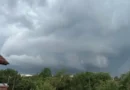 Бурен фронт с градушка връхлетя Монтана — кадри от социалните мрежи