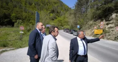 Временно обходно трасе отвори над свлачище край Смолян