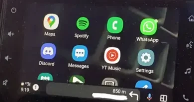Бъг в Android Auto оставя шофьорите със заслепяващ екран през нощта