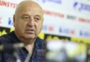 Фенски натиск срещу Славия: Стефанов отвръща и защитава клуба