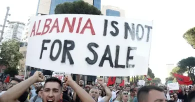 Дванадесет поредни вечери масови протести срещу проект за застрояване край Звърнец