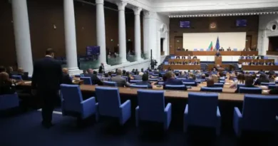 Парламентът гласува крайни мерки за водоснабдяване и изменения в бюджета