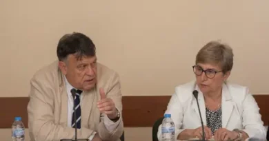 МОН откри възможност вузовете сами да съкратят бакалавърските програми до 3 години